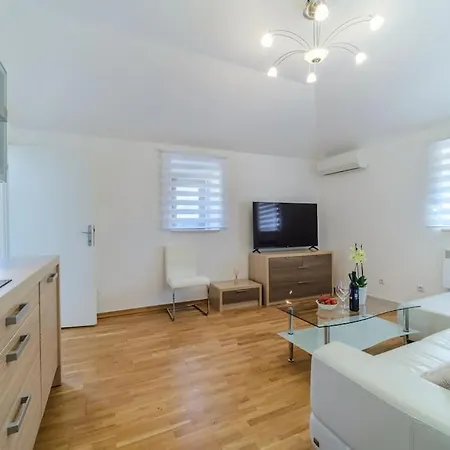 Vikendica Cozy Mediterranean House