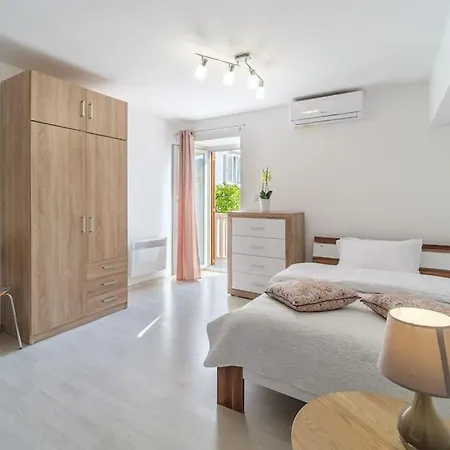Vikendica Cozy Mediterranean House