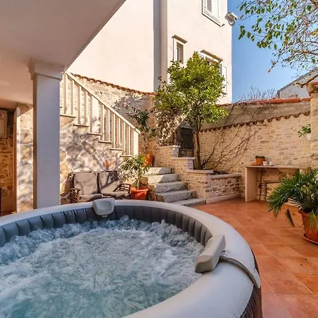 Cozy Mediterranean House Vikendica
